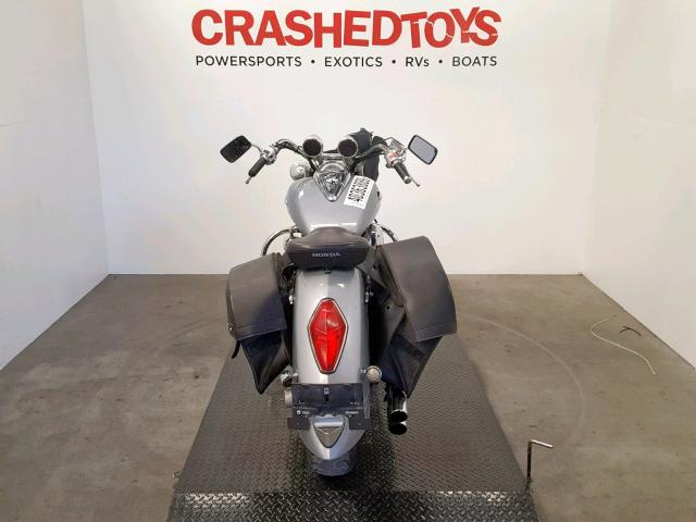 1HFSC52035A200162 - 2005 HONDA VT1300 S SILVER photo 4