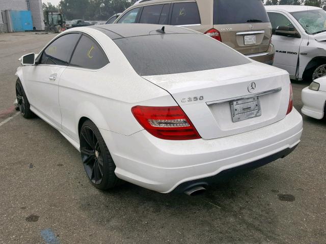 WDDGJ4HB9DG033302 - 2013 MERCEDES-BENZ C 250 WHITE photo 3