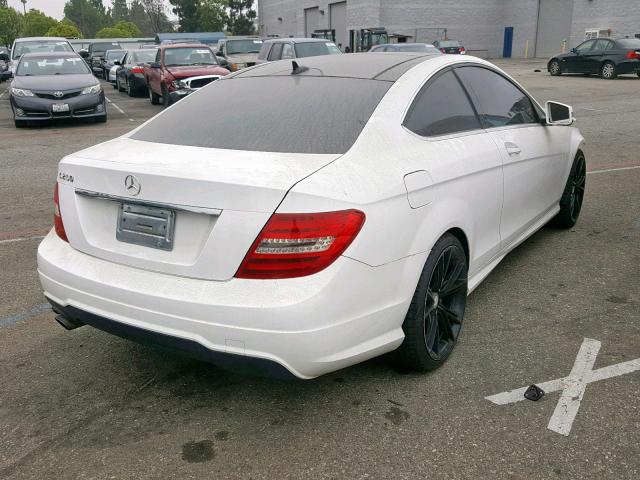 WDDGJ4HB9DG033302 - 2013 MERCEDES-BENZ C 250 WHITE photo 4