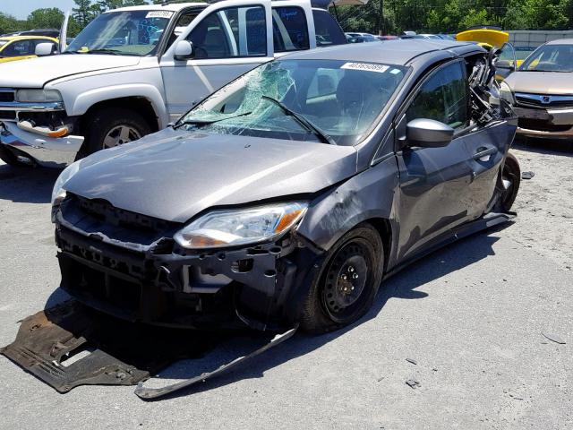 1FAHP3F29CL456046 - 2012 FORD FOCUS SE GRAY photo 2