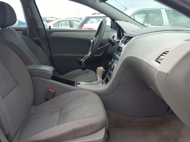 1G1ZB5E16BF276708 - 2011 CHEVROLET MALIBU LS 银色 照片 5