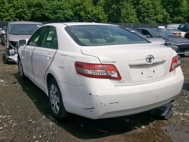 4T1BF3EK2BU750364 - 2011 TOYOTA CAMRY BASE WHITE photo 3