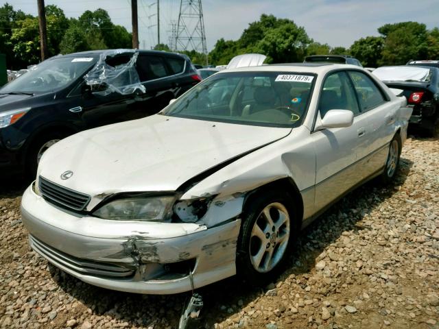 JT8BF28G515109237 - 2001 LEXUS ES 300 WHITE photo 2