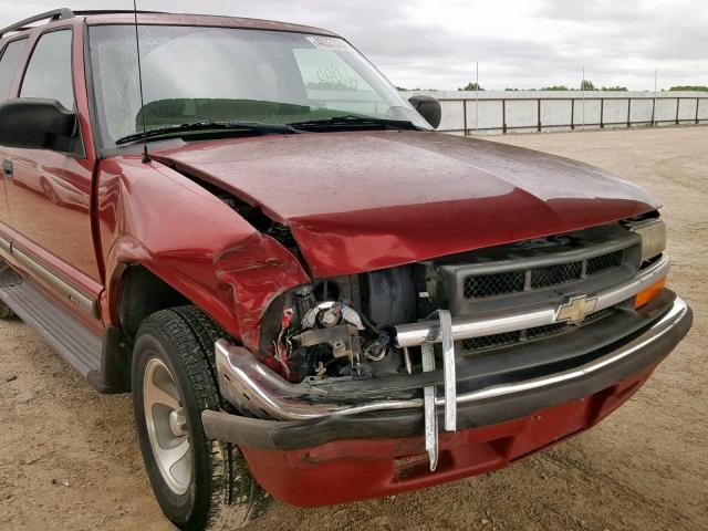 1GNCS13W812227396 - 2001 CHEVROLET BLAZER MAROON photo 9