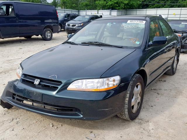 1HGCG1658YA095853 - 2000 HONDA ACCORD EX GREEN photo 2