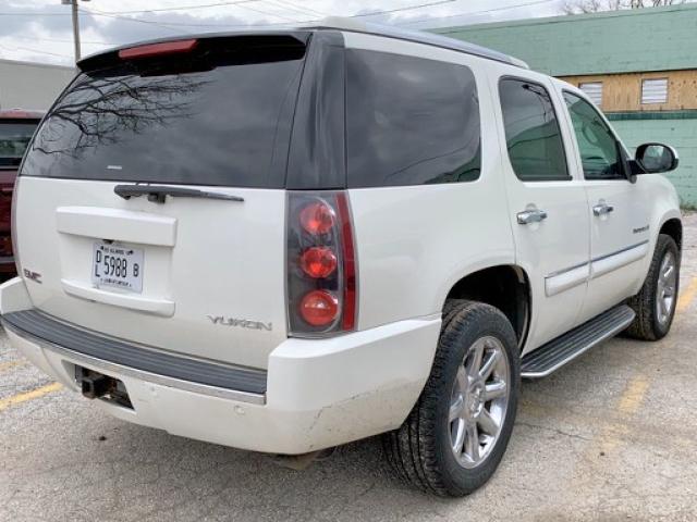 1GKFK63818J193861 - 2008 GMC YUKON DENA WHITE photo 4