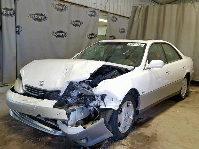 JT8BF28G9Y0286316 - 2000 LEXUS ES 300 WHITE photo 2