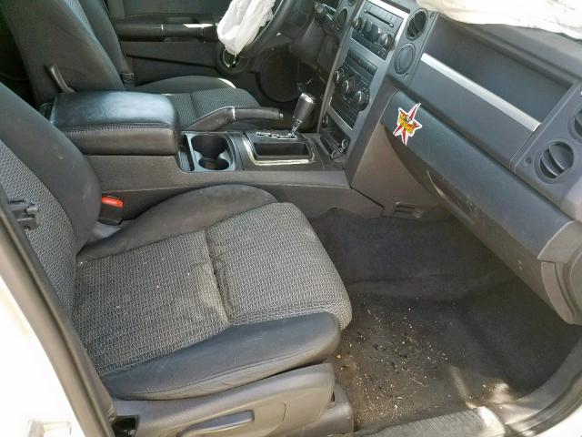 1J8HH48K59C558164 - 2009 JEEP COMMANDER WHITE photo 5