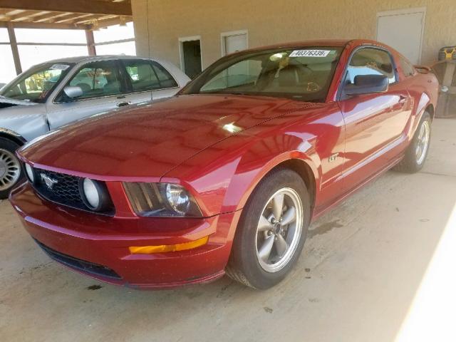 1ZVFT82H565263743 - 2006 FORD MUSTANG GT MAROON photo 2