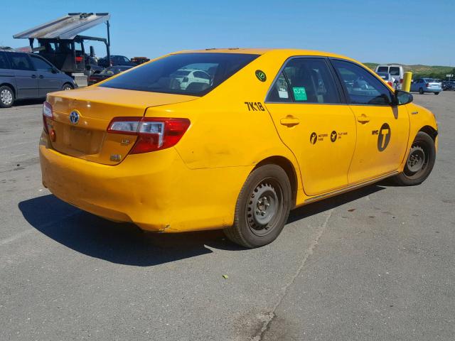 4T1BD1FK2DU069035 - 2013 TOYOTA CAMRY HYBR YELLOW photo 4