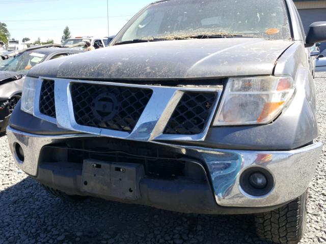 1N6AD07W57C463552 - 2007 NISSAN FRONTIER C GRAY photo 9