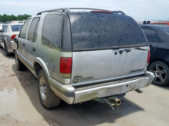 1GNCS13W6T2180999 - 1996 CHEVROLET BLAZER SILVER photo 3