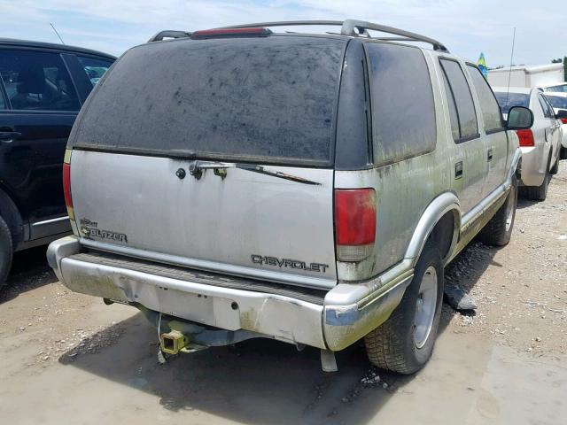 1GNCS13W6T2180999 - 1996 CHEVROLET BLAZER SILVER photo 4