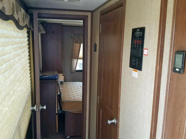 4YDT29F20H1531013 - 2017 KEYSTONE SPRINTER ორფეროვანი ფოტო 7