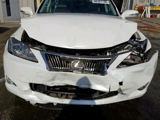 JTHBK262892088268 - 2009 LEXUS IS 250 WHITE photo 9