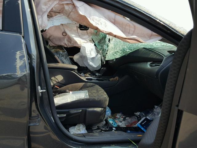 1G1ZB5ST6HF194864 - 2017 CHEVROLET MALIBU LS ნაცრისფერი ფოტო 5