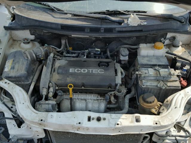 KL1TD56E99B614779 - 2009 CHEVROLET AVEO LS WHITE photo 7