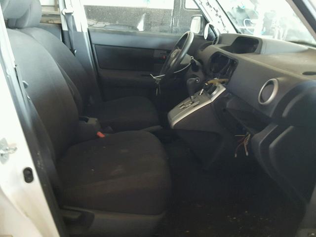 JTLKE50E681046333 - 2008 TOYOTA SCION XB Ақ фото 5