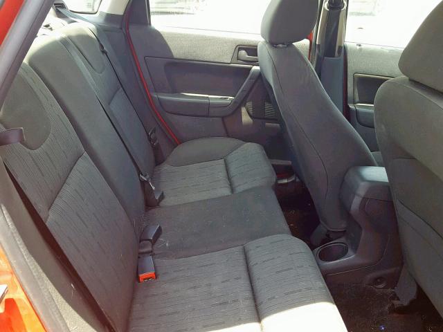 1FAHP35N38W254451 - 2008 FORD FOCUS SE RED photo 6