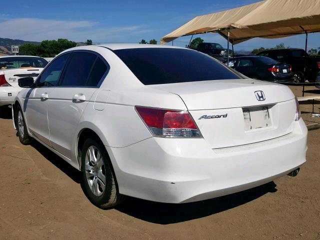 1HGCP2F43AA137526 - 2010 HONDA ACCORD LXP WHITE photo 3