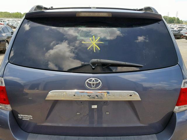 5TDZK3EH3CS072779 - 2012 TOYOTA HIGHLANDER BLUE photo 9