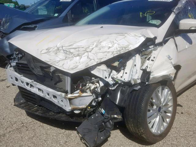 1FADP3N22GL321335 - 2016 FORD FOCUS TITA WHITE photo 9