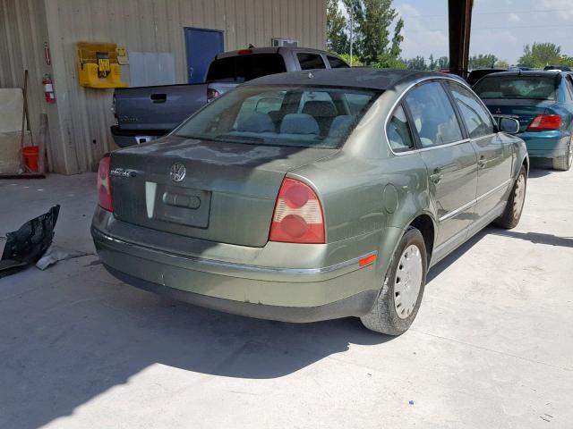 WVWMD63B74P104343 - 2004 VOLKSWAGEN PASSAT GL GREEN photo 4