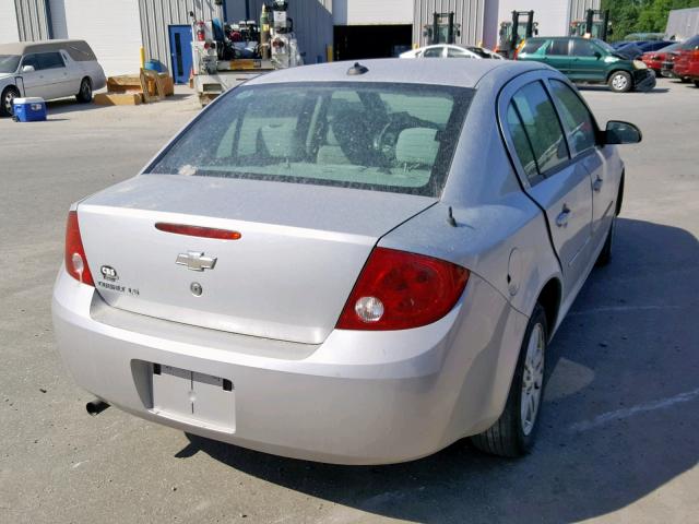 1G1AL52F257539348 - 2005 CHEVROLET COBALT LS SILVER photo 4