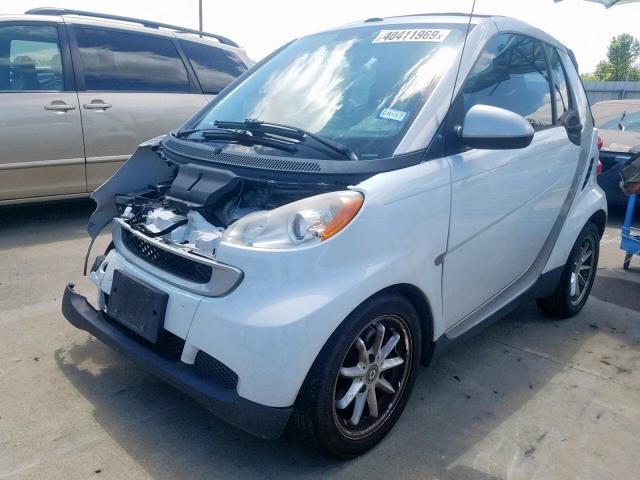 WMEEK31X78K125317 - 2008 SMART FORTWO PAS WHITE photo 2