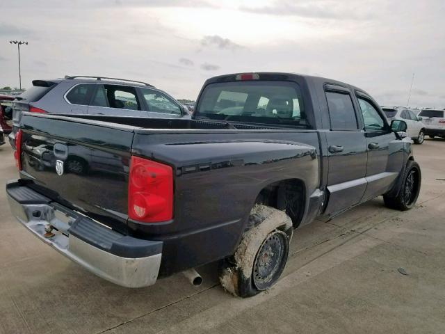 1D7HE48N35S126415 - 2005 DODGE DAKOTA QUA BLACK photo 4