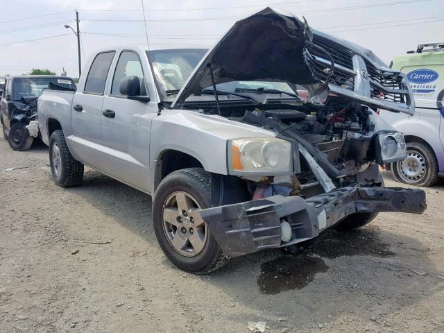 1D7HW48K05S156135 - 2005 DODGE DAKOTA QUA SILVER photo 1