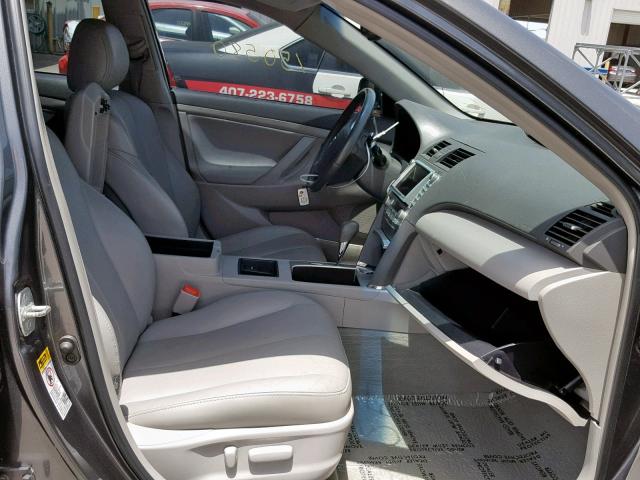 4T1BB46K88U058831 - 2008 TOYOTA CAMRY HYBR GRAY photo 5