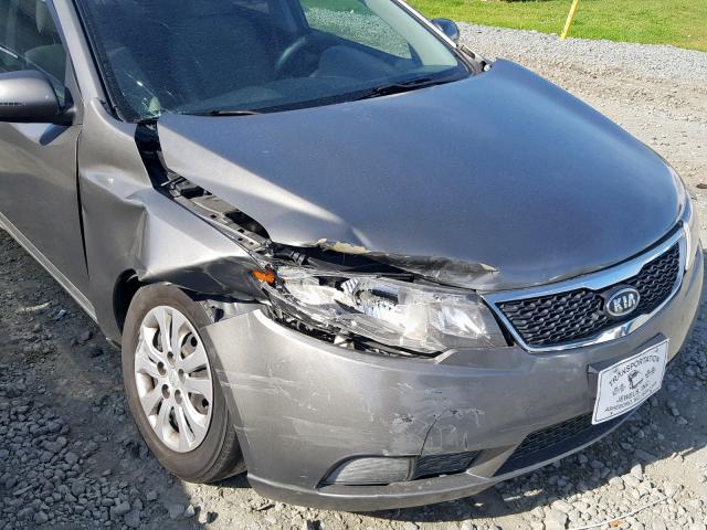 KNAFU4A2XB5362880 - 2011 KIA FORTE EX CHARCOAL photo 9