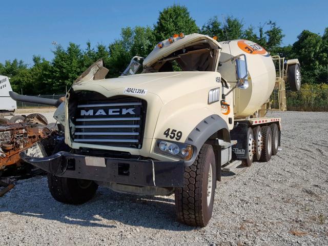 1M2GR2GC7LM011327 - 2020 MACK GRANITE BEIGE photo 2