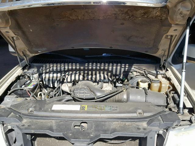 5LMFU28R34LJ37766 - 2004 LINCOLN NAVIGATOR 白色 照片 7