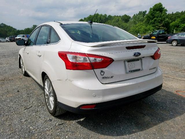 1FADP3J21EL425219 - 2014 FORD FOCUS TITA WHITE photo 3