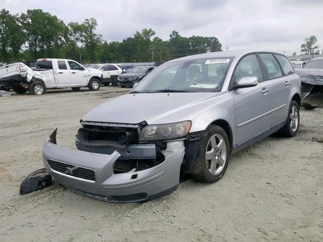 YV1MJ682262186526 - 2006 VOLVO V50 T5 SILVER photo 2