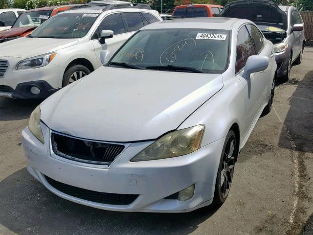 JTHBK262X65008897 - 2006 LEXUS IS 250 WHITE photo 2