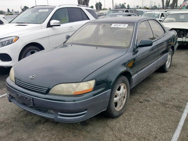 JT8GK13T9S0082137 - 1995 LEXUS ES 300 GREEN photo 2