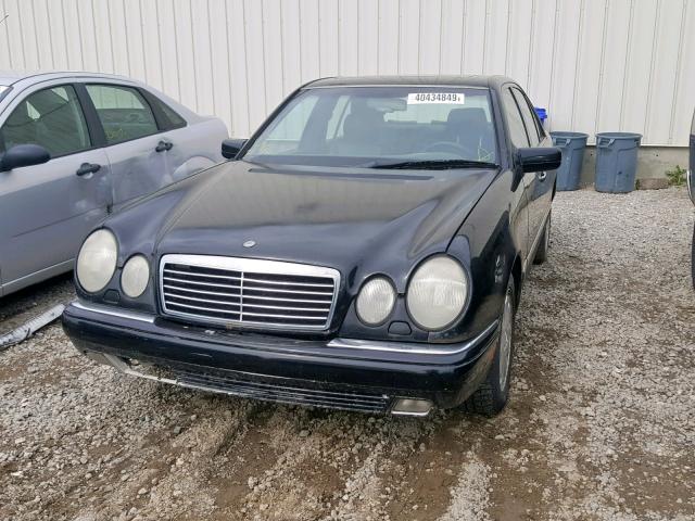 WDBJF55F8VA353826 - 1997 MERCEDES-BENZ E 320 BLACK photo 2