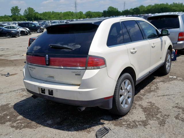 2LMDU88C18BJ13601 - 2008 LINCOLN MKX WHITE photo 4