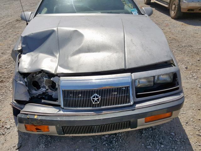 1C3YJ41K8JG445235 - 1988 CHRYSLER LEBARON SILVER photo 7