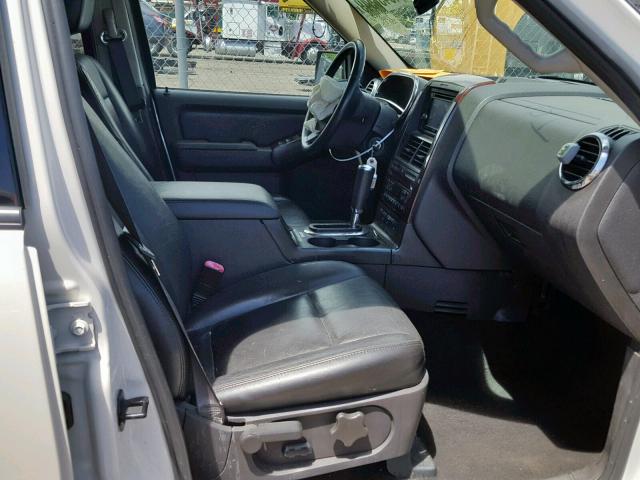 1FMEU65808UA35097 - 2008 FORD EXPLORER L WHITE photo 5