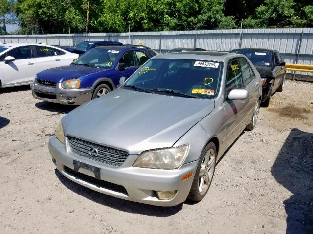 JTHBD182610028443 - 2001 LEXUS IS 300 SILVER photo 2