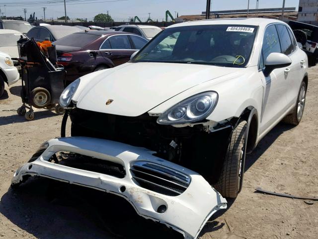 WP1AB2A29BLA44556 - 2011 PORSCHE CAYENNE S WHITE photo 2