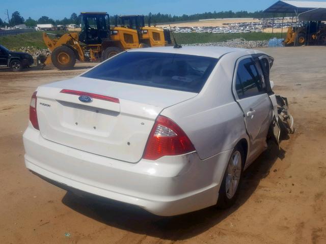 3FAHP0GA5AR376147 - 2010 FORD FUSION S WHITE photo 4