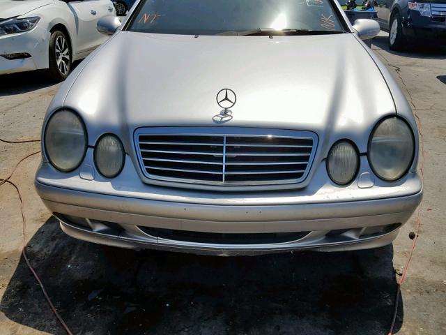 WDBLK65G03T130023 - 2003 MERCEDES-BENZ CL SILVER photo 9