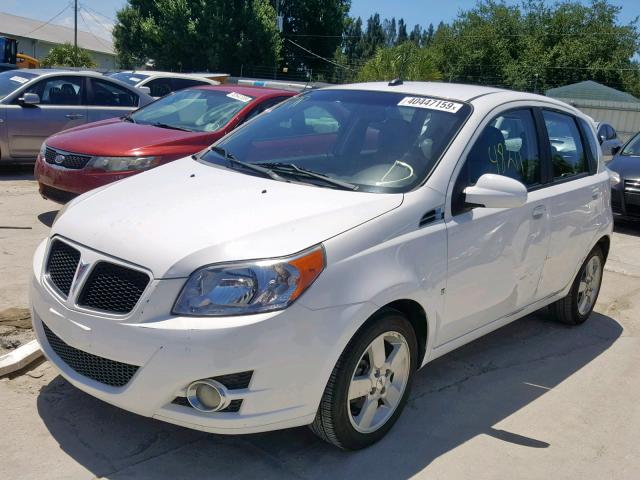 KL2TD66E09B653763 - 2009 PONTIAC G3 WHITE photo 2