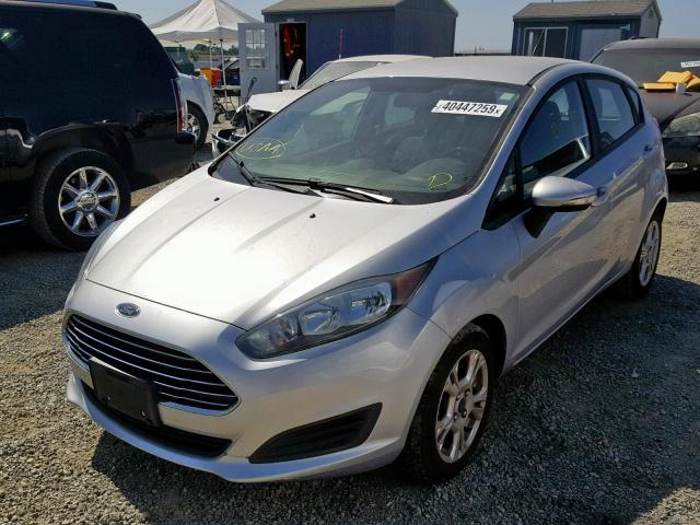 3FADP4EJ8FM186999 - 2015 FORD FIESTA SE SILVER photo 2