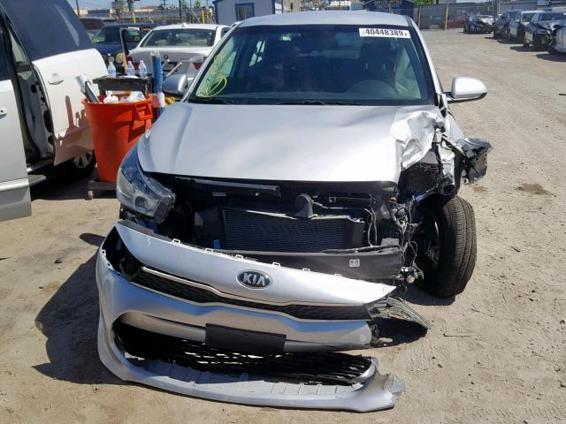 3KPA24AB2KE166049 - 2019 KIA RIO S SILVER photo 9